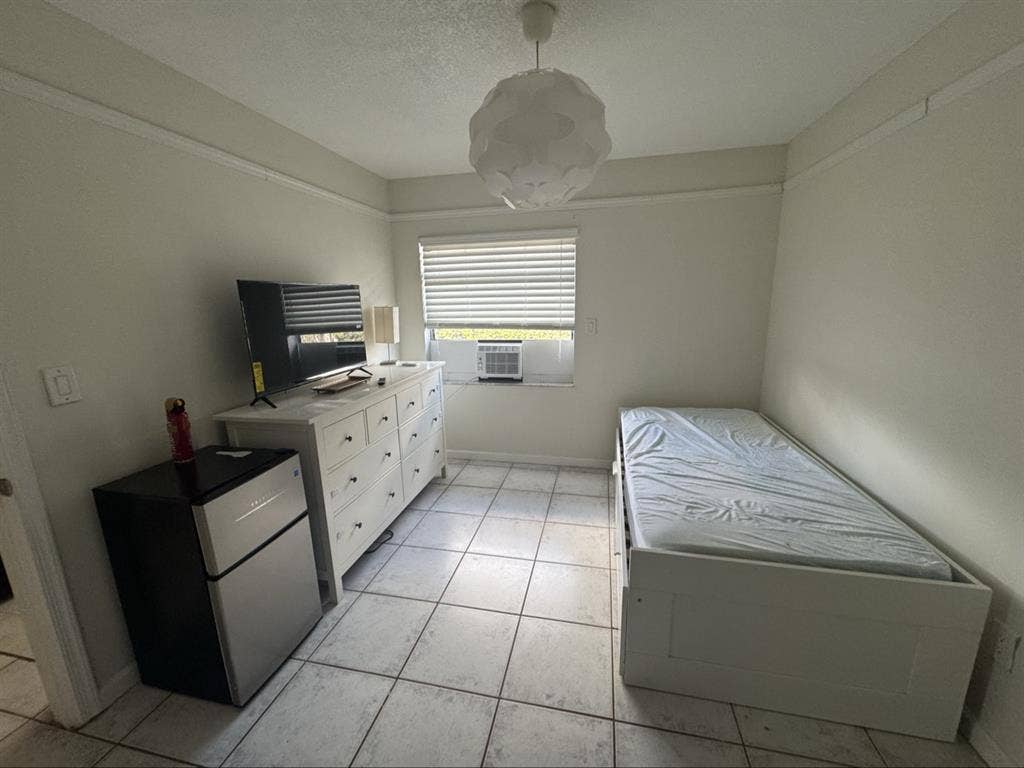 Room For Rent
