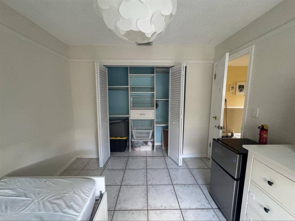 Room For Rent