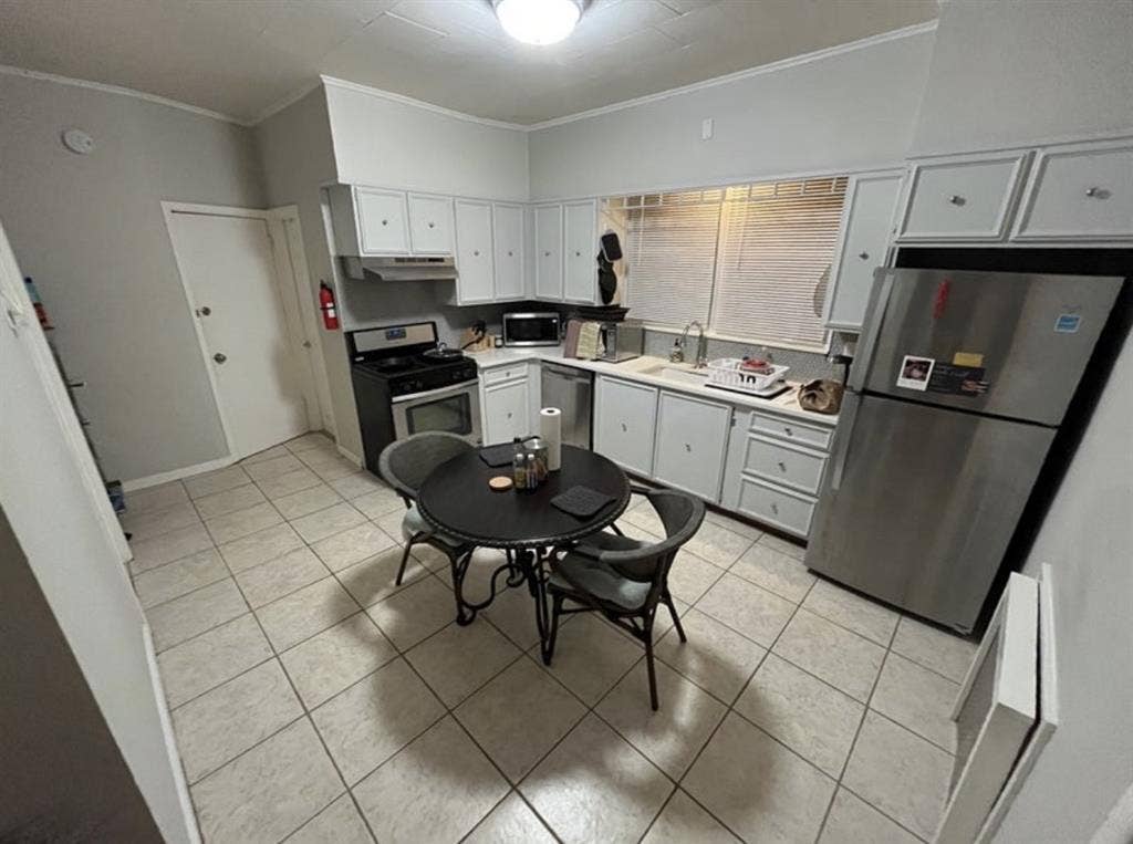 3Br/1Ba, Yard, Washer/Dryer