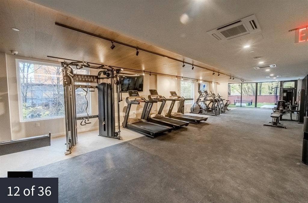 1 bed 1 bath available in a 2B2B!!