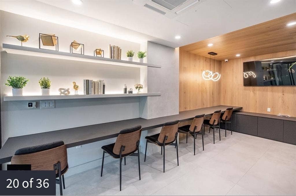 1 bed 1 bath available in a 2B2B!!