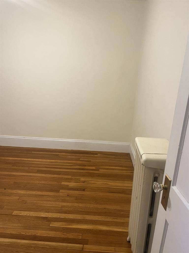 Looking for a roommate in Watertown