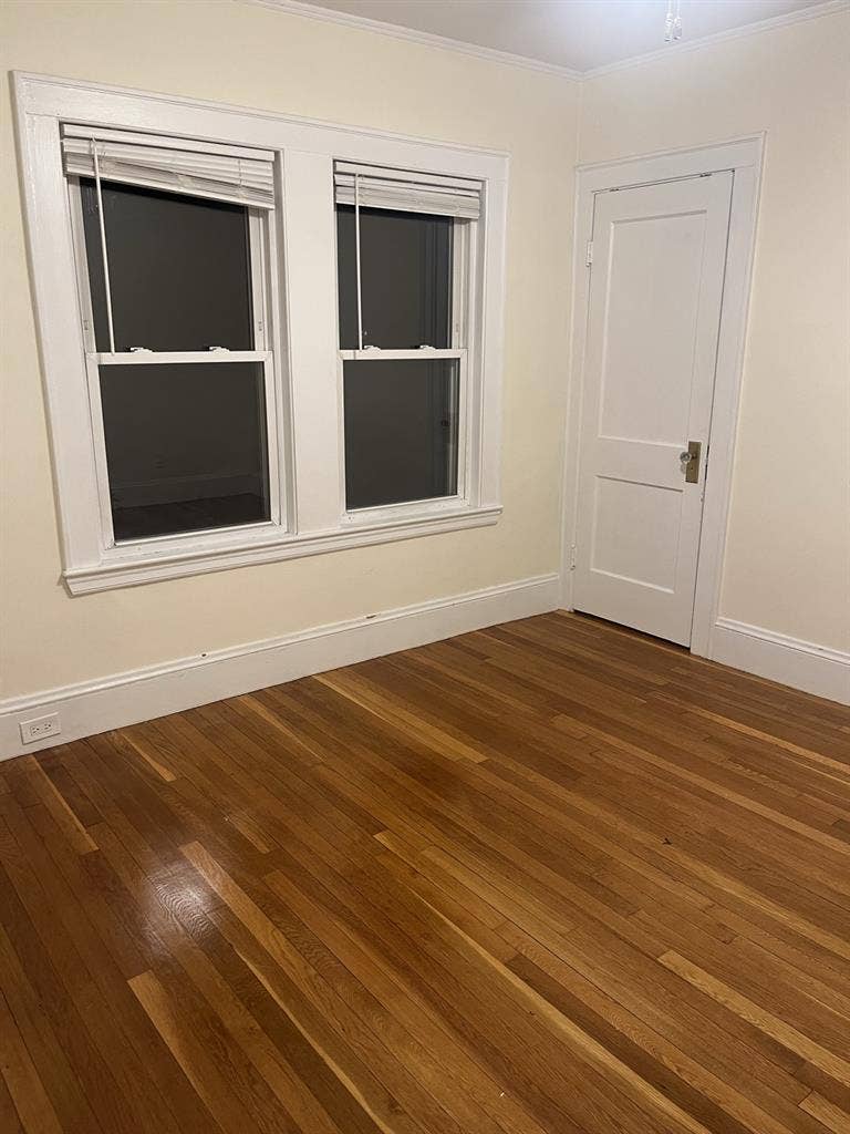 Looking for a roommate in Watertown