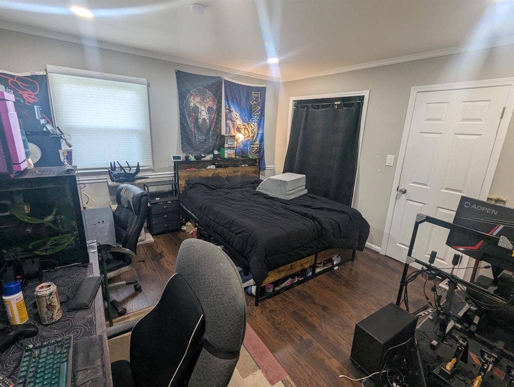 Master Bedroom for Rent!