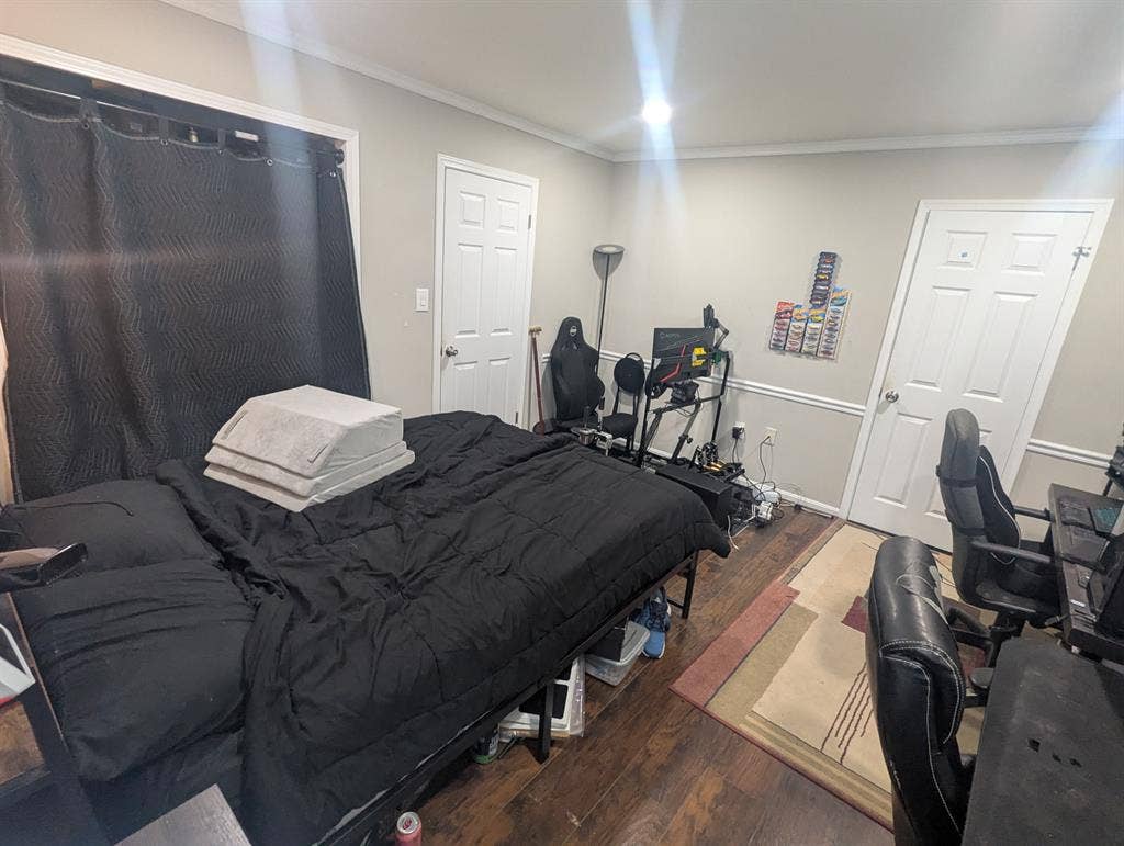 Master Bedroom for Rent!