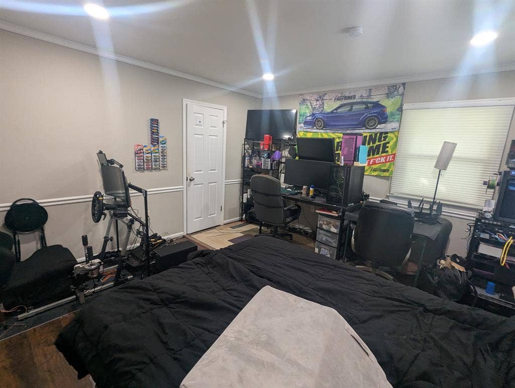 Master Bedroom for Rent!