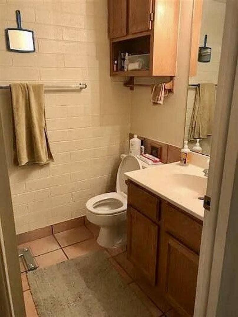 Awesome location, roommate, & dog!
