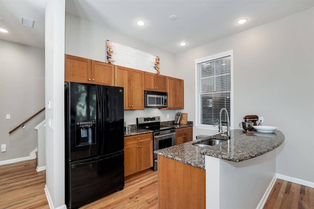 Beautiful Furnished 2Bedroom Aptm