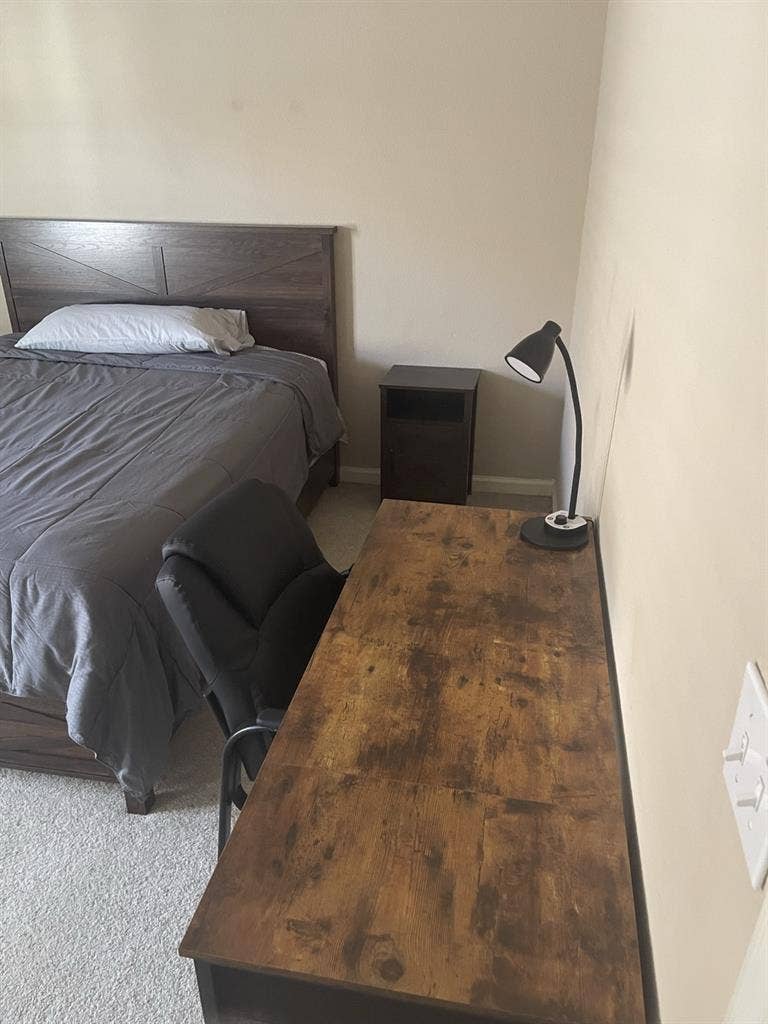Room for rent in quiet neighborhood