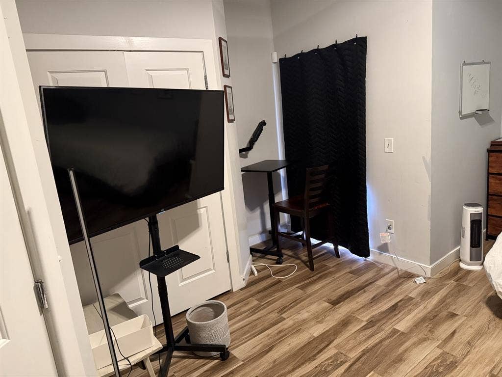 Large room available with bathroom