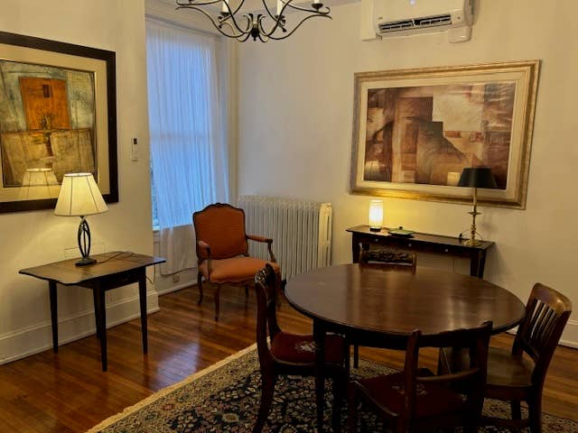 C-Heights/Rooms in Victorian house