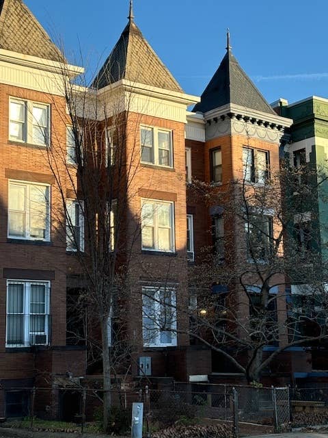 C-Heights/Rooms in Victorian house