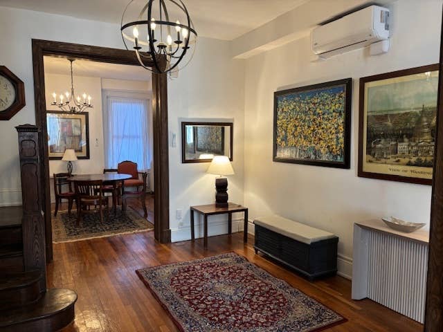 C-Heights/Rooms in Victorian house