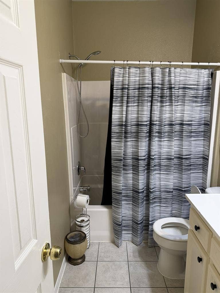 Private Room w/ Semi Private Bath