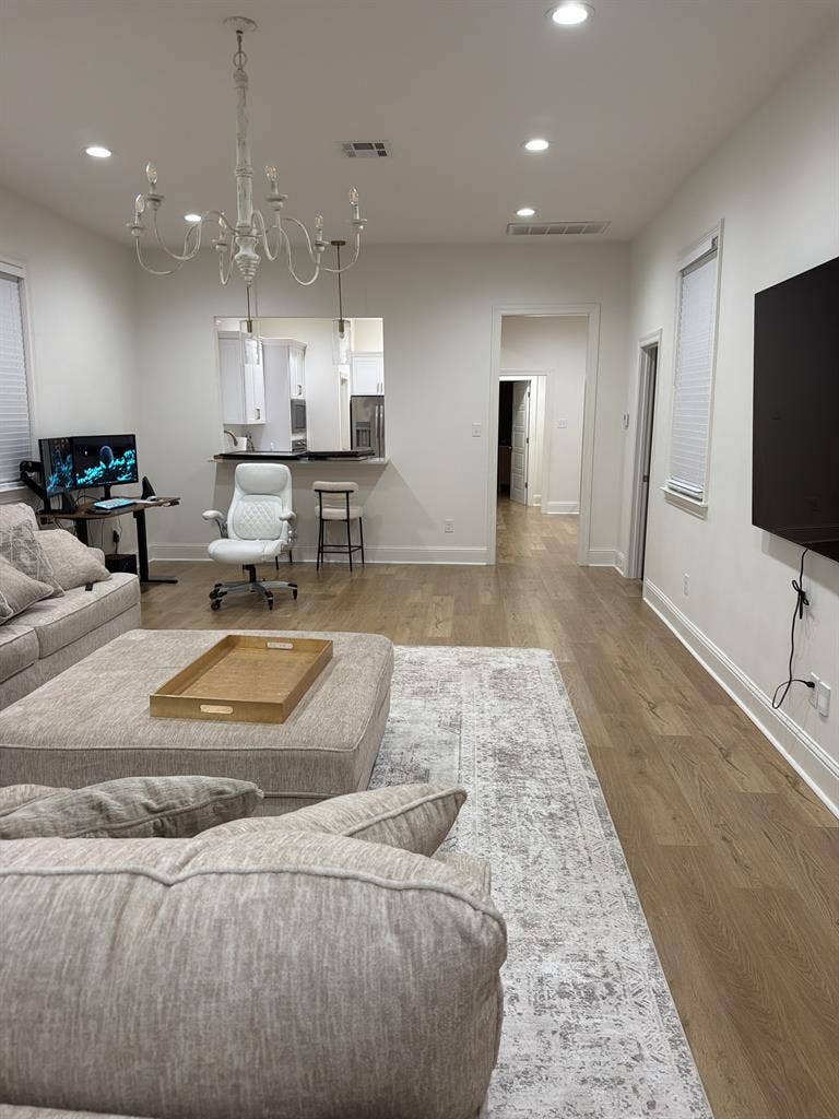 Looking for a Roommate