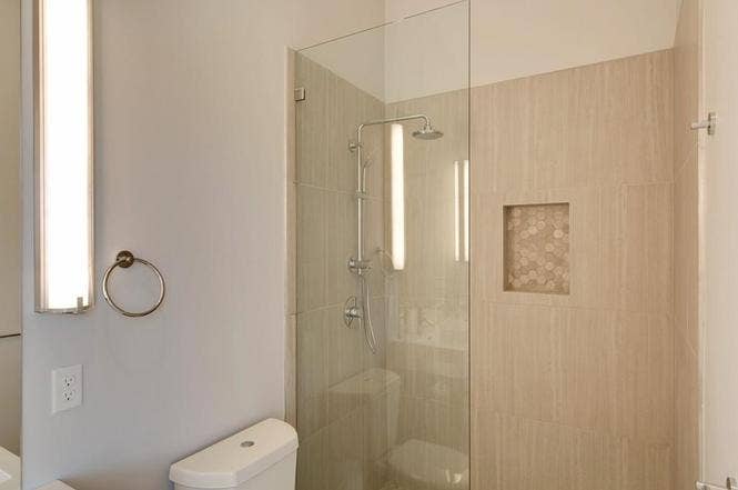 Modern Condo - Seaport, Airport, 