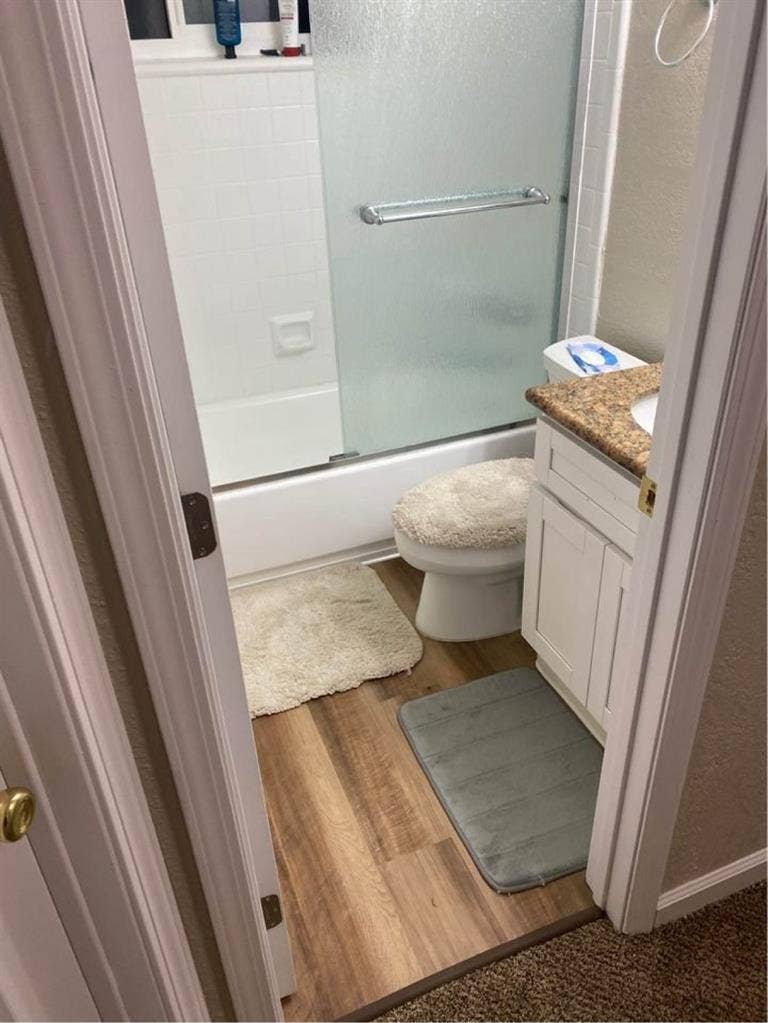 Room Available at Gated Apartmentts