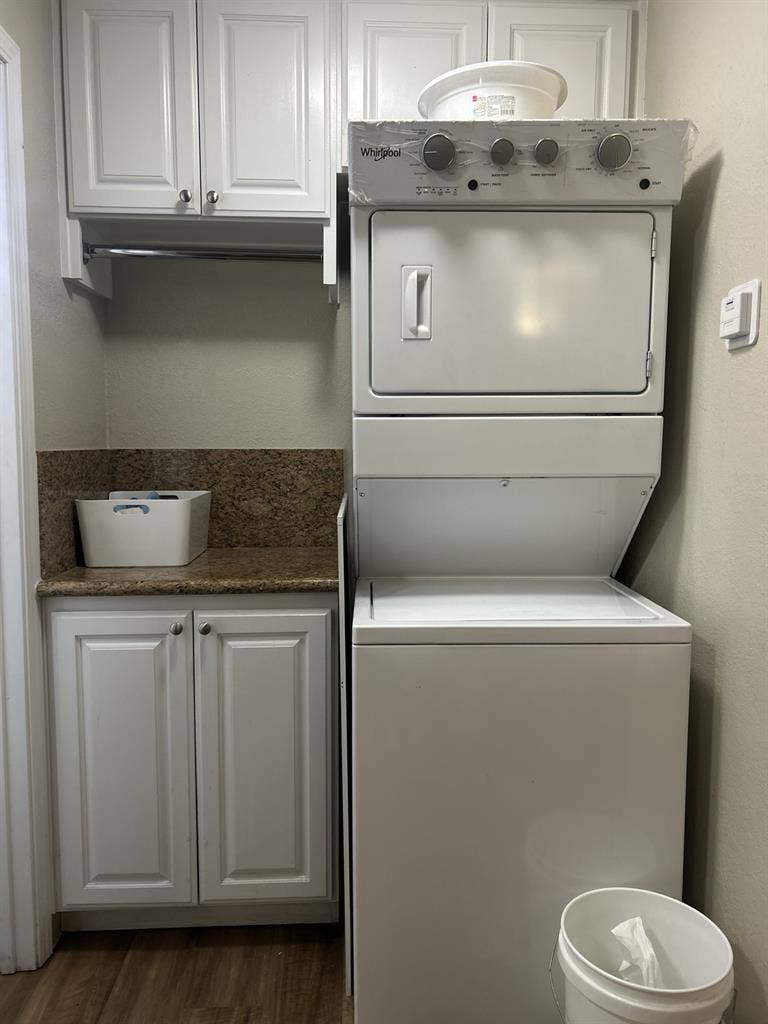 Room Available at Gated Apartmentts