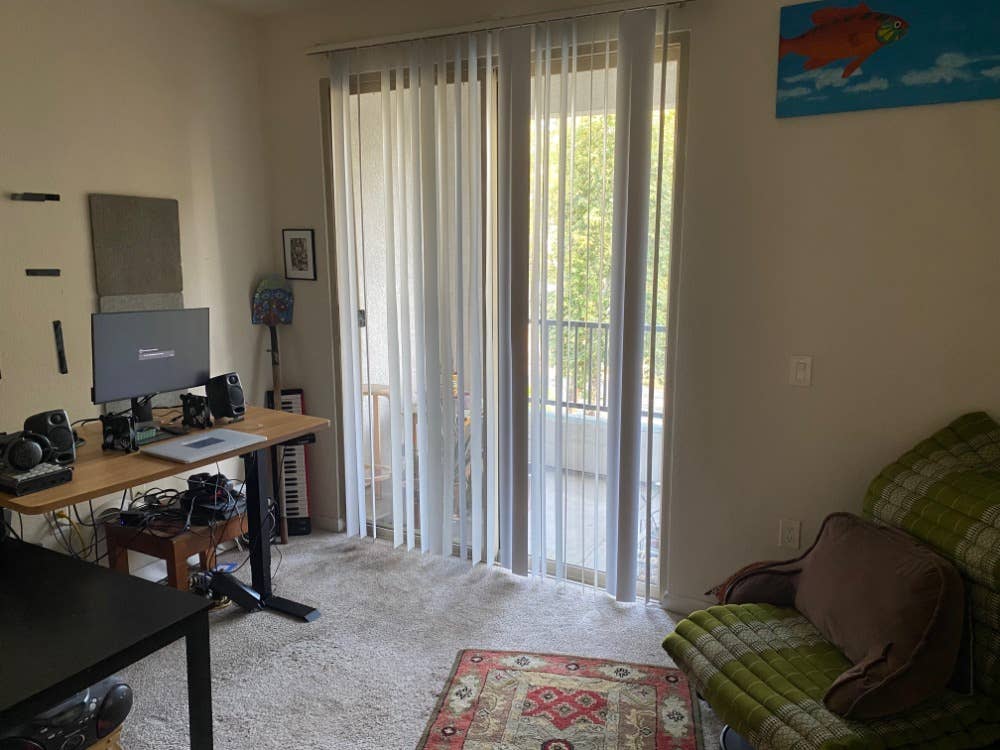 Unfurnished Room in 2B / 2B