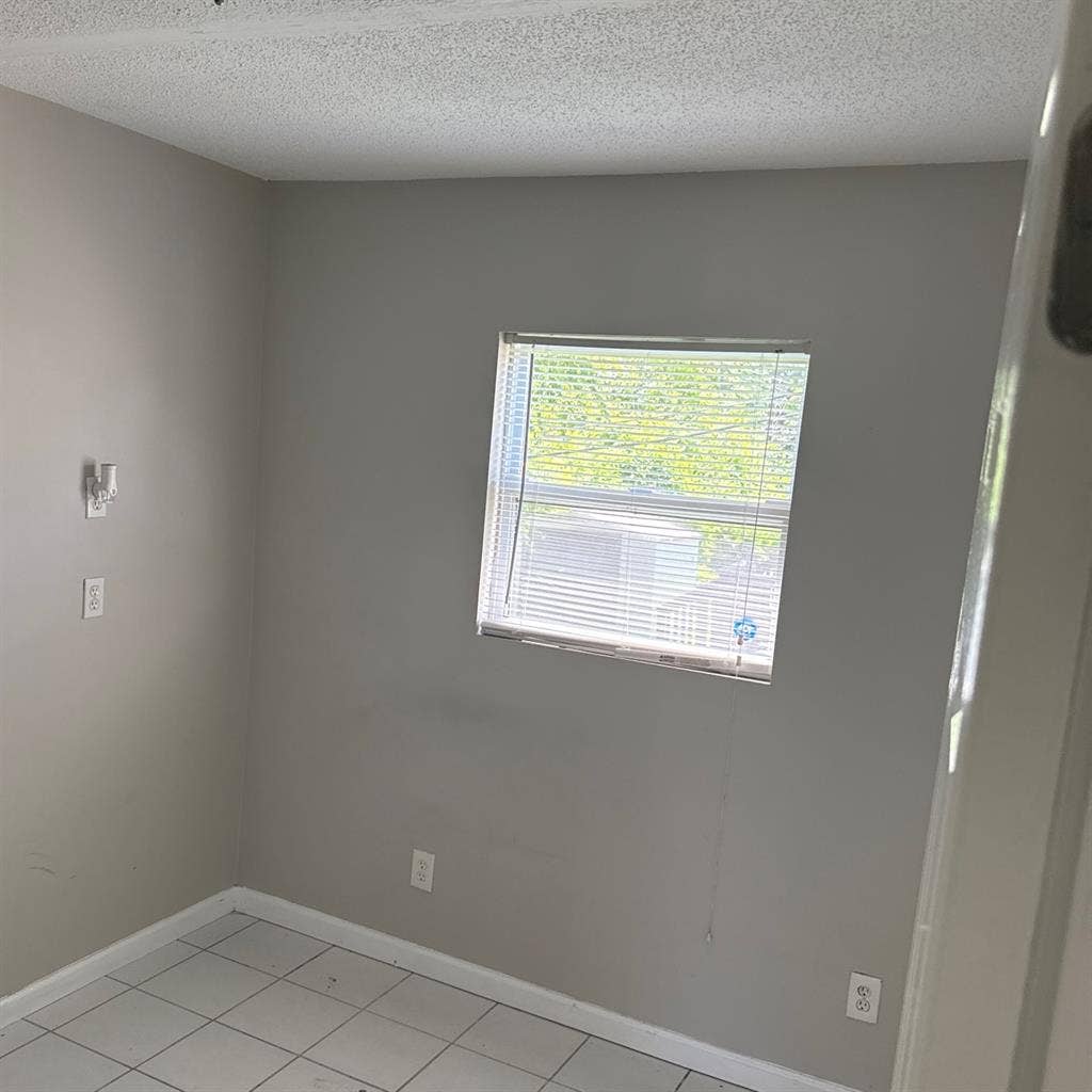 Unfurnished room