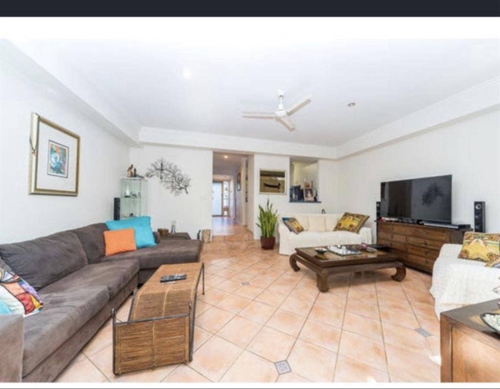1 or 2 rooms for rent. Gold Coast
