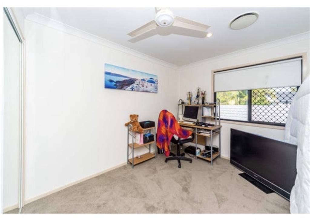1 or 2 rooms for rent. Gold Coast