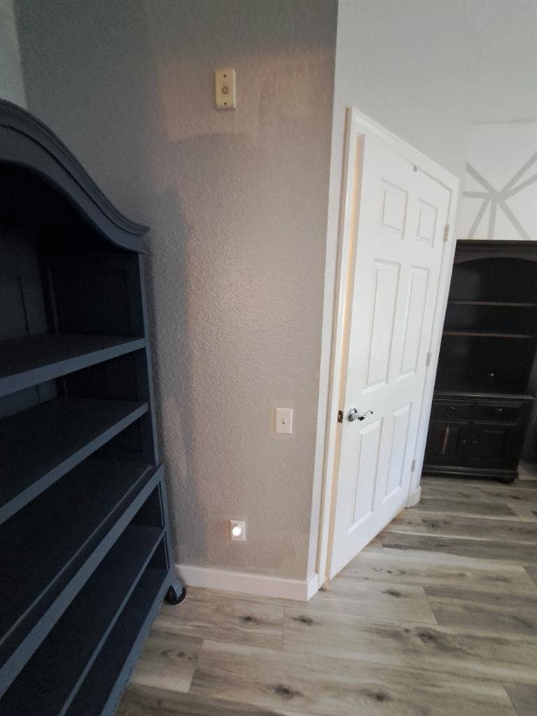 Looking for a Roommate