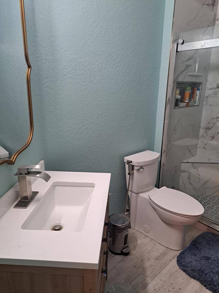 Looking for a Roommate