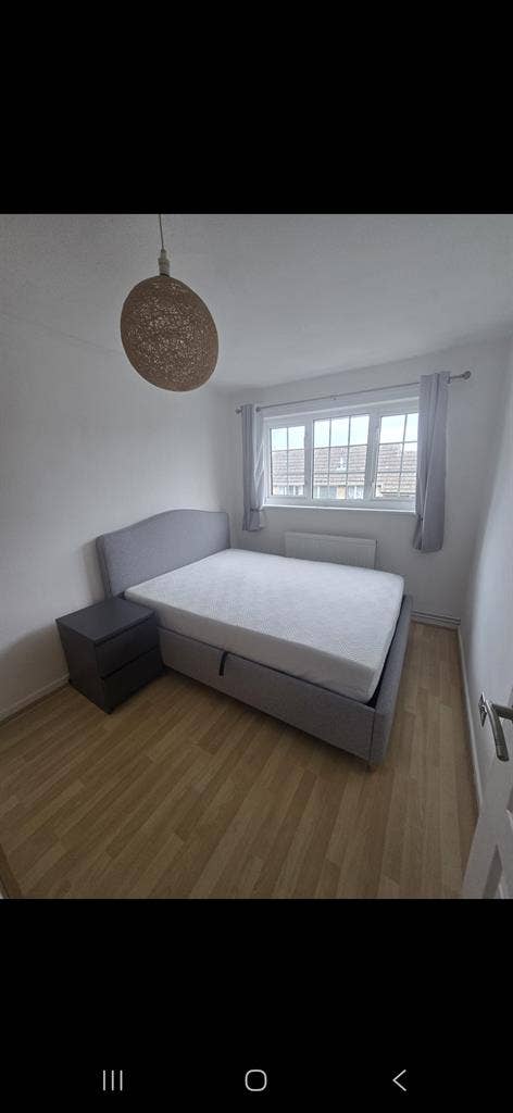 2 available rooms in Bracknell