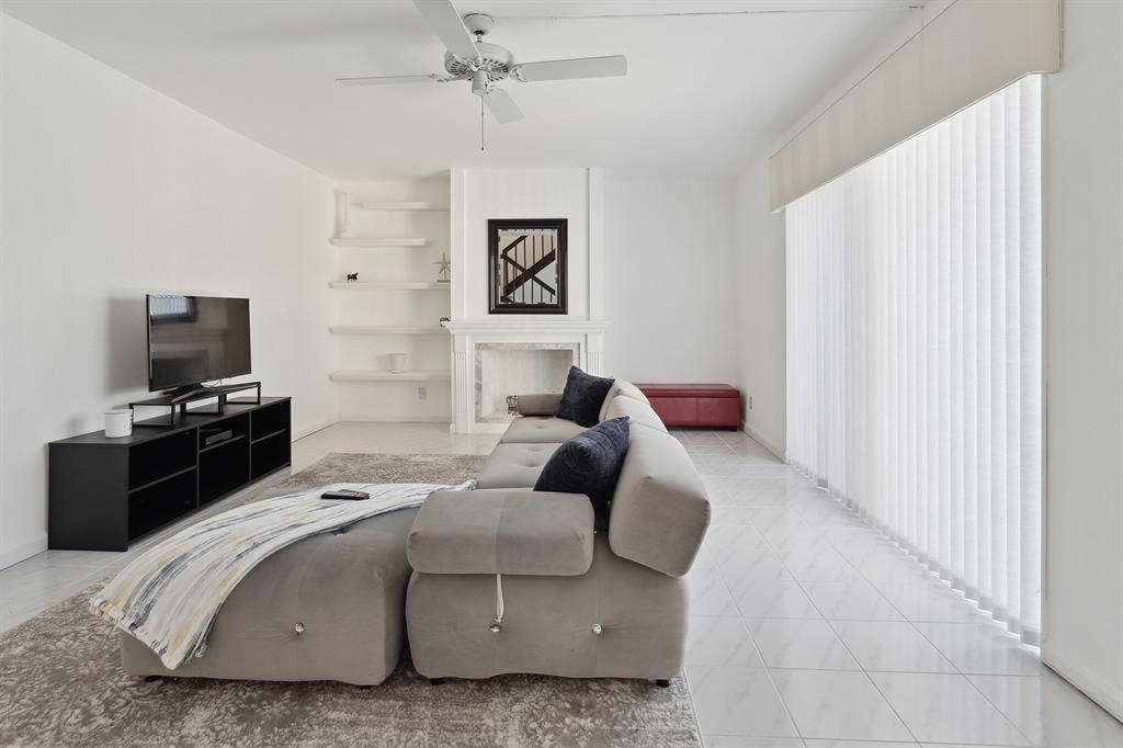 Move-In Ready! Furnished 2BR/2BA