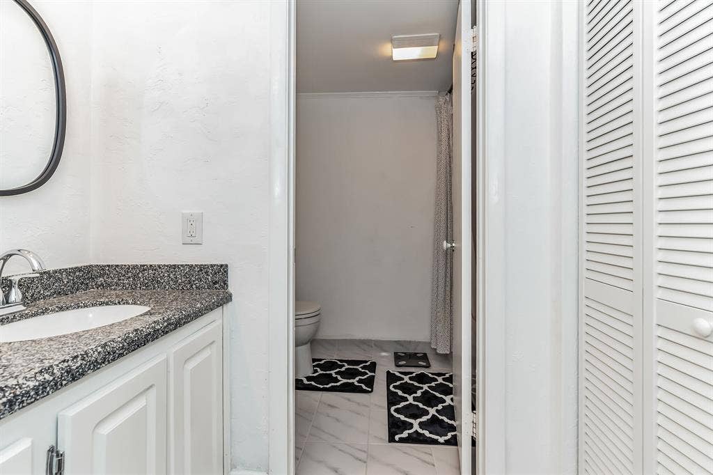 Move-In Ready! Furnished 2BR/2BA