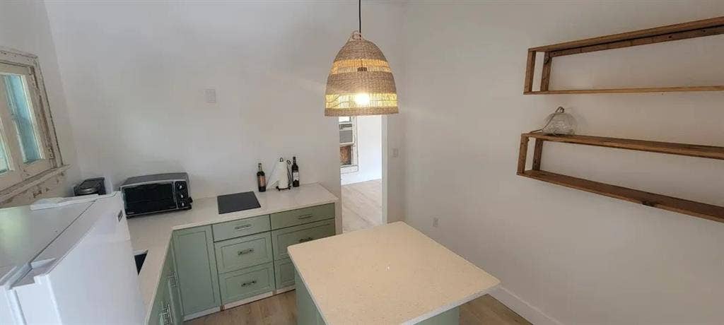 Cute 1br/1 bath Lake Howard area