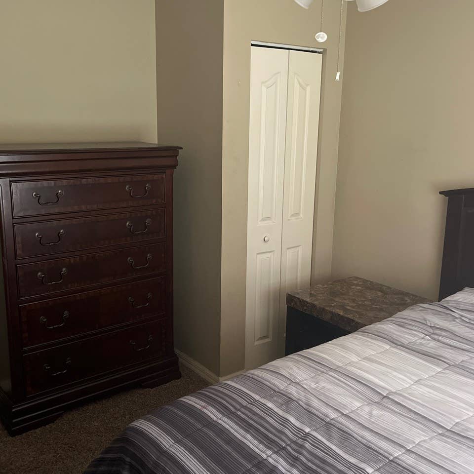 Fully furnished queen bedroom set