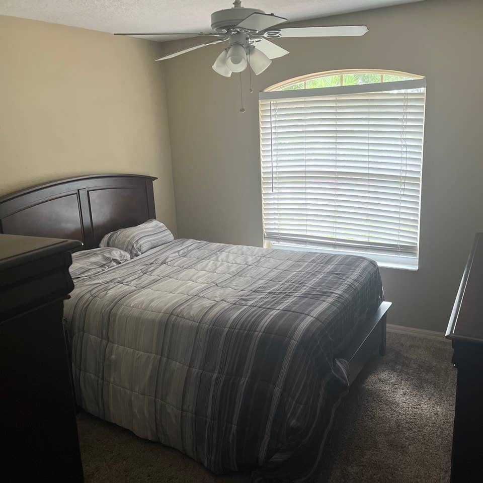 Fully furnished queen bedroom set
