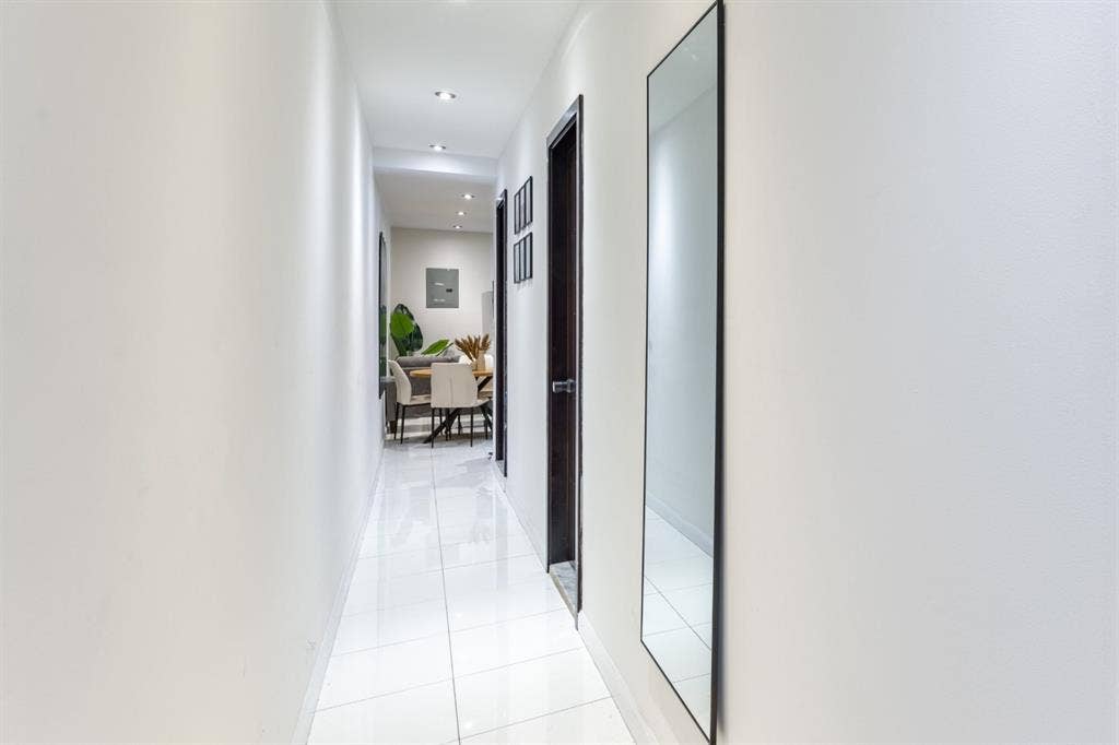 Fully Furnished Sunny Sublet