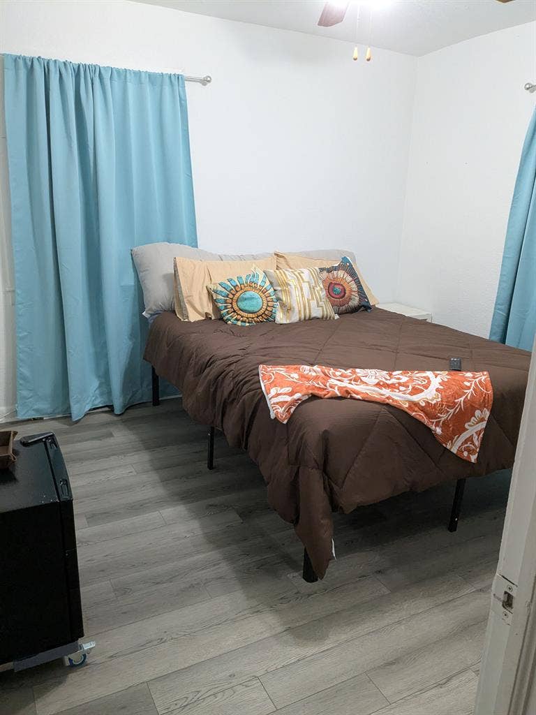 Cozy, furnished private room availa