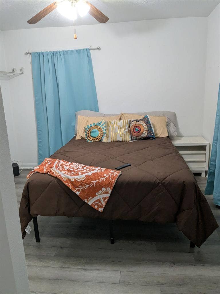 Cozy, furnished private room availa