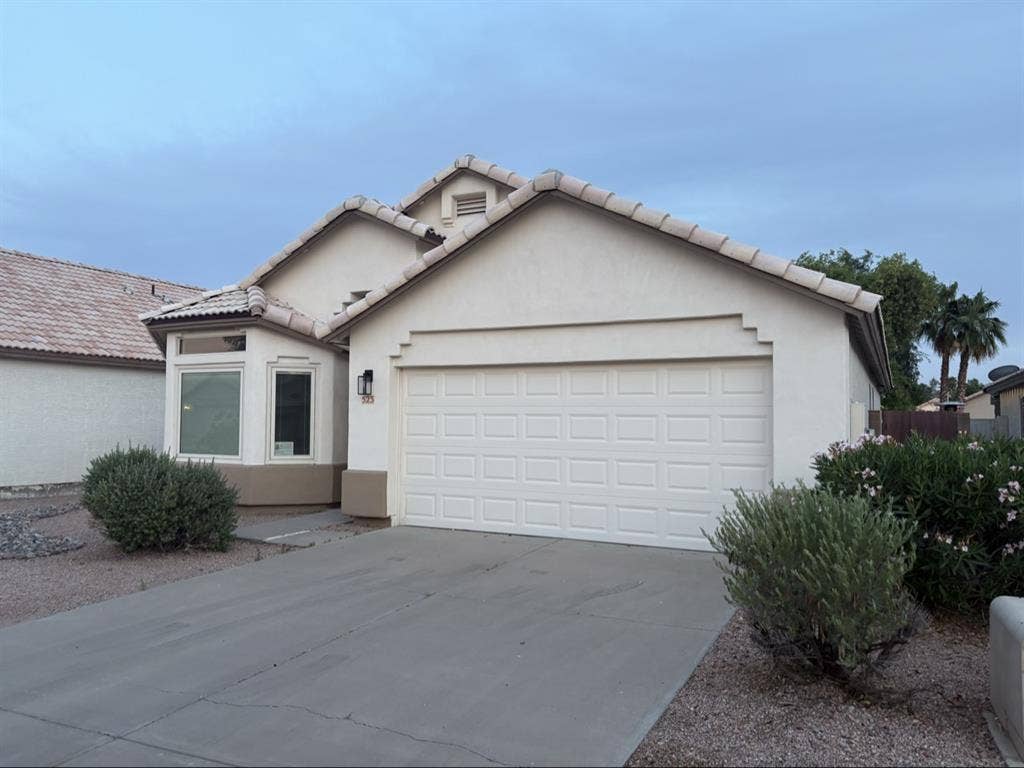 House with 2 spare rooms for rent!