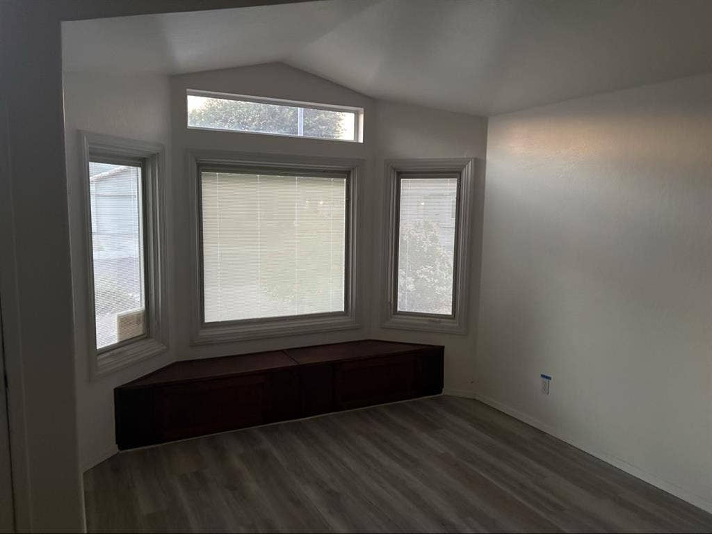 House with 2 spare rooms for rent!