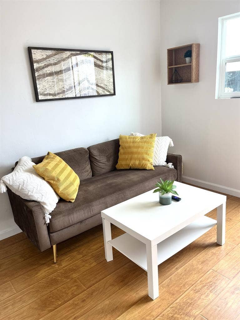 1 bedroom 1 bath fully furnished