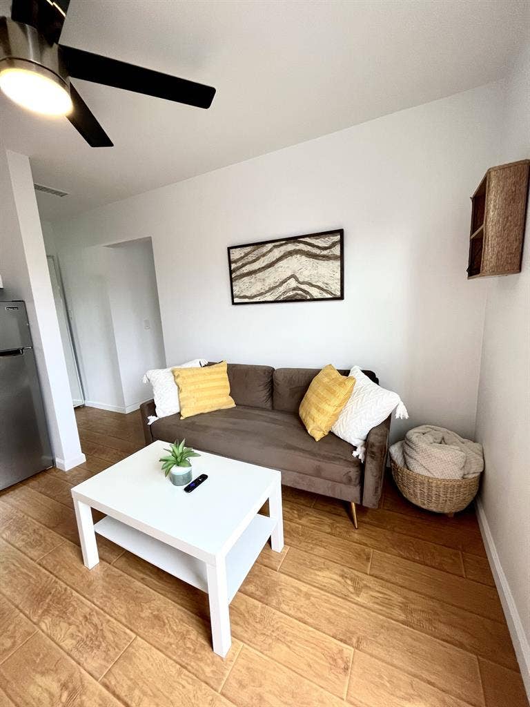 1 bedroom 1 bath fully furnished