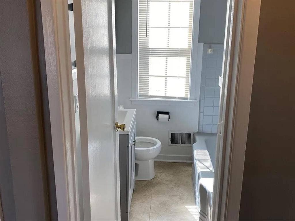 Conducive 3 beds A
vailable!!!