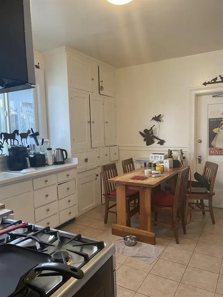 Looking for a third person to rent