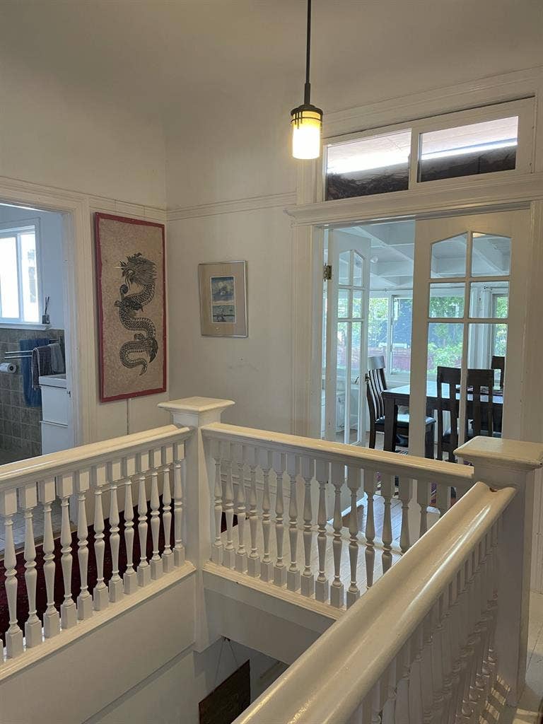 Looking for a third person to rent