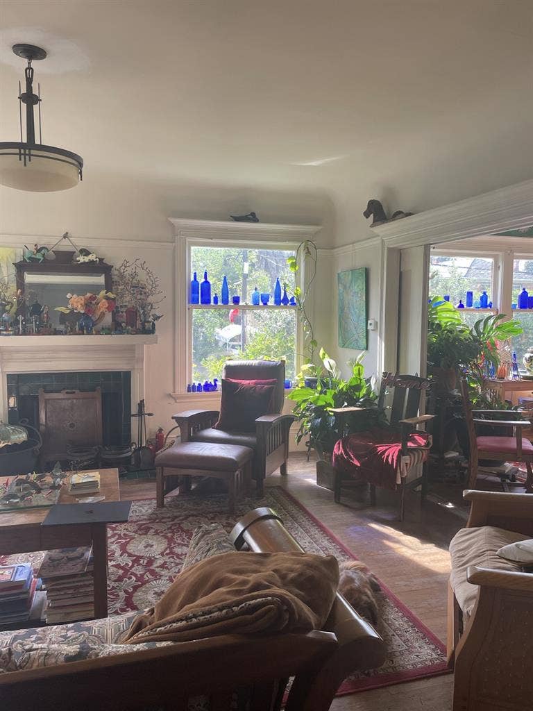 Looking for a third person to rent