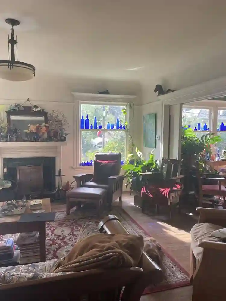 Looking for a third person to rent