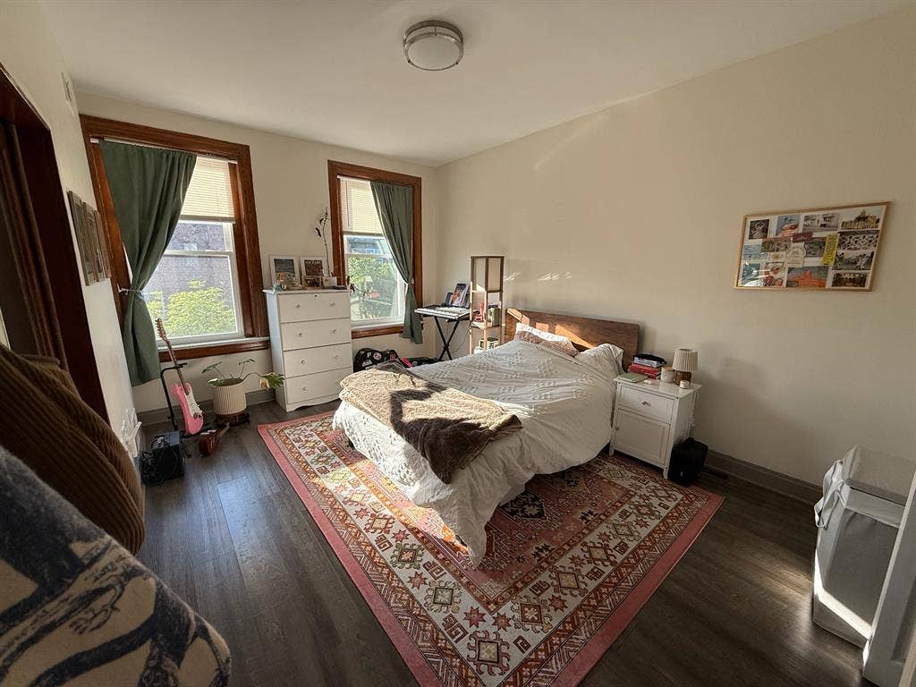 Room+Office+Bathroom in Townhouse