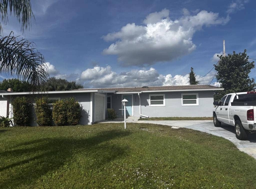Utilities included and close to FIT