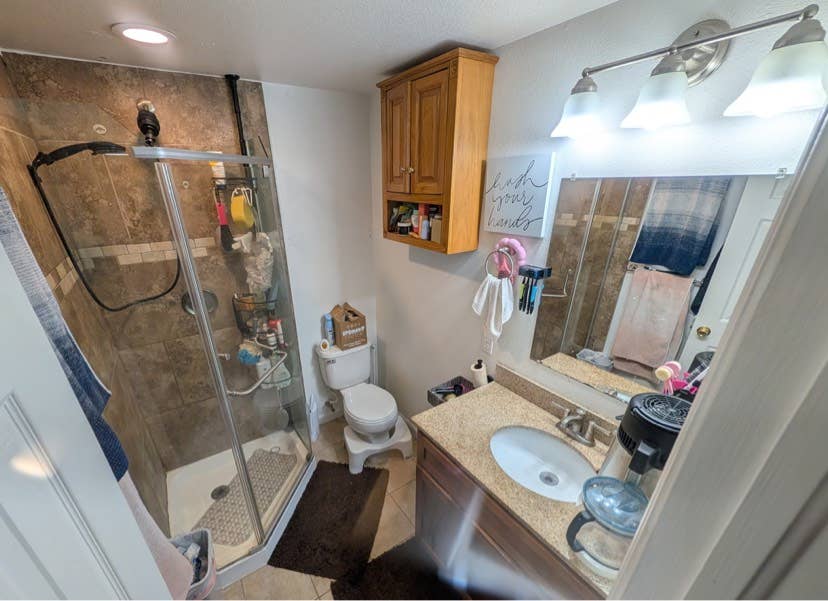 Need one or two roommates