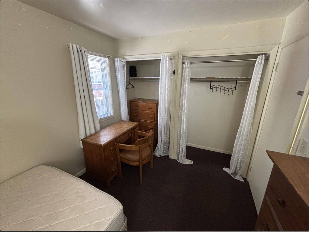 Large off-campus near university